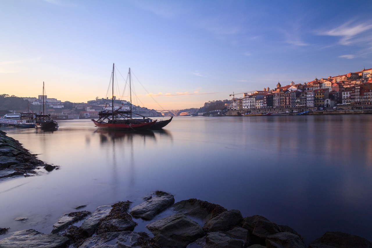 Sunset view from the boat on the Douro